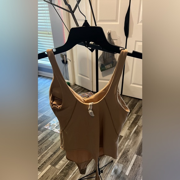 Size 6 Lululemon Align bodysuit - Picture 2 of 3